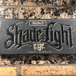 Kat Von D Shade and Light Eye